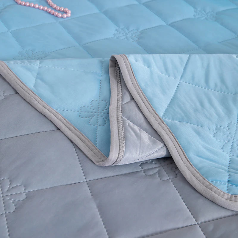 Cooling Comforter — Breathable Temperature-Regulating Blanket